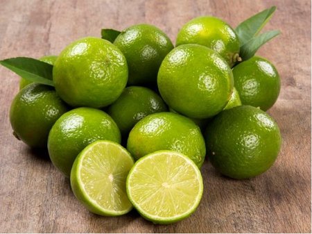 Limetka - Tahiti lime v kvtini P20